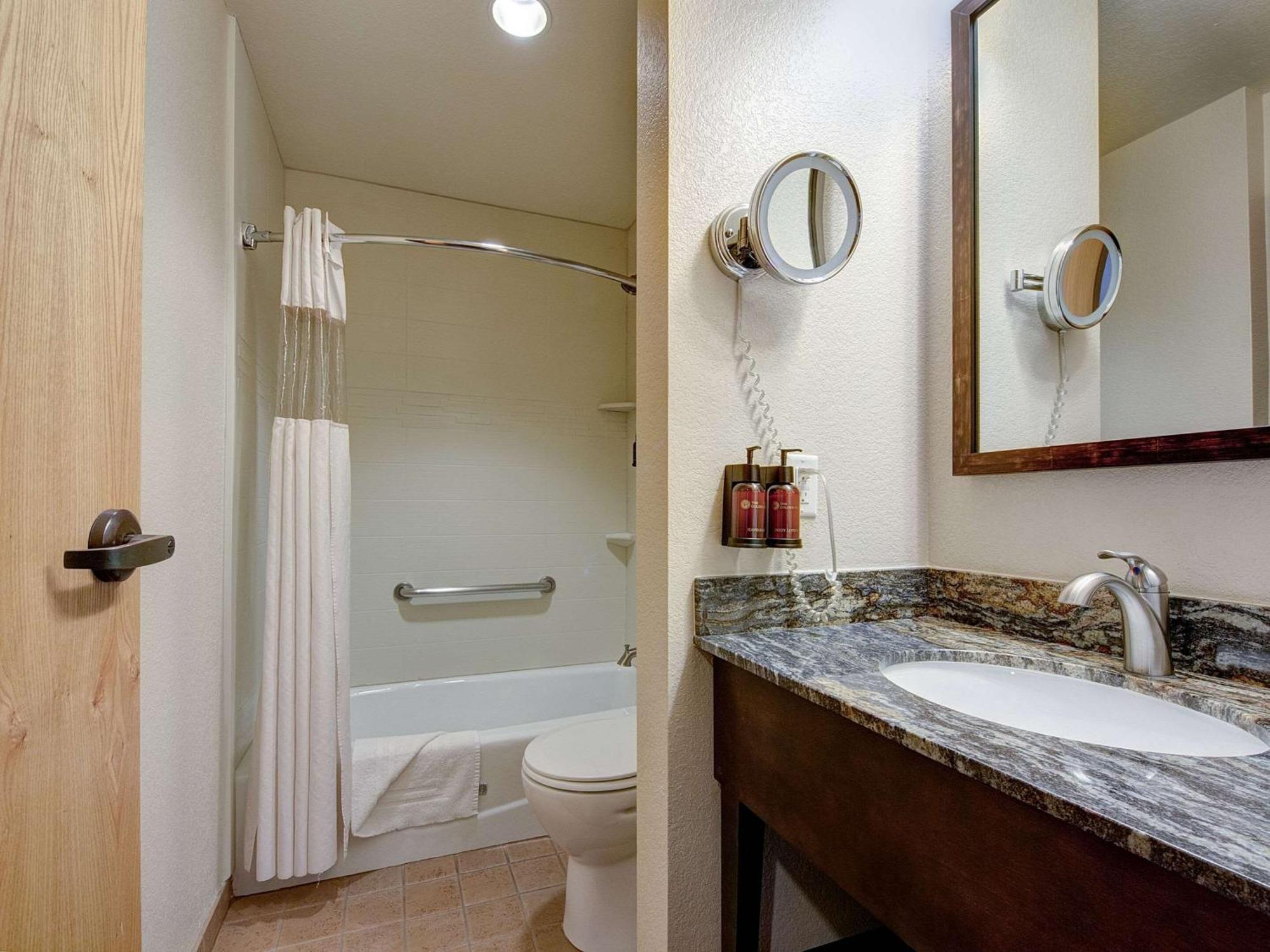 The Golden Hotel, Ascend Hotel Collection Luaran gambar